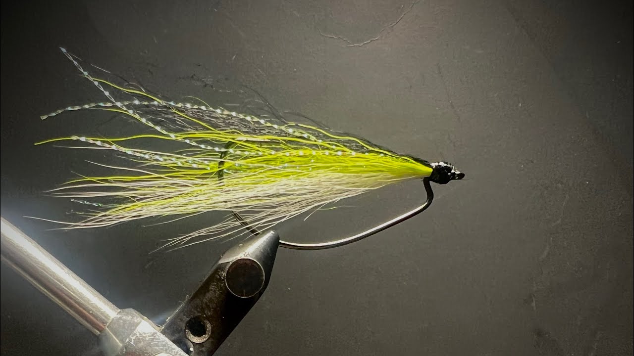 tying a bushwhacker bass fly