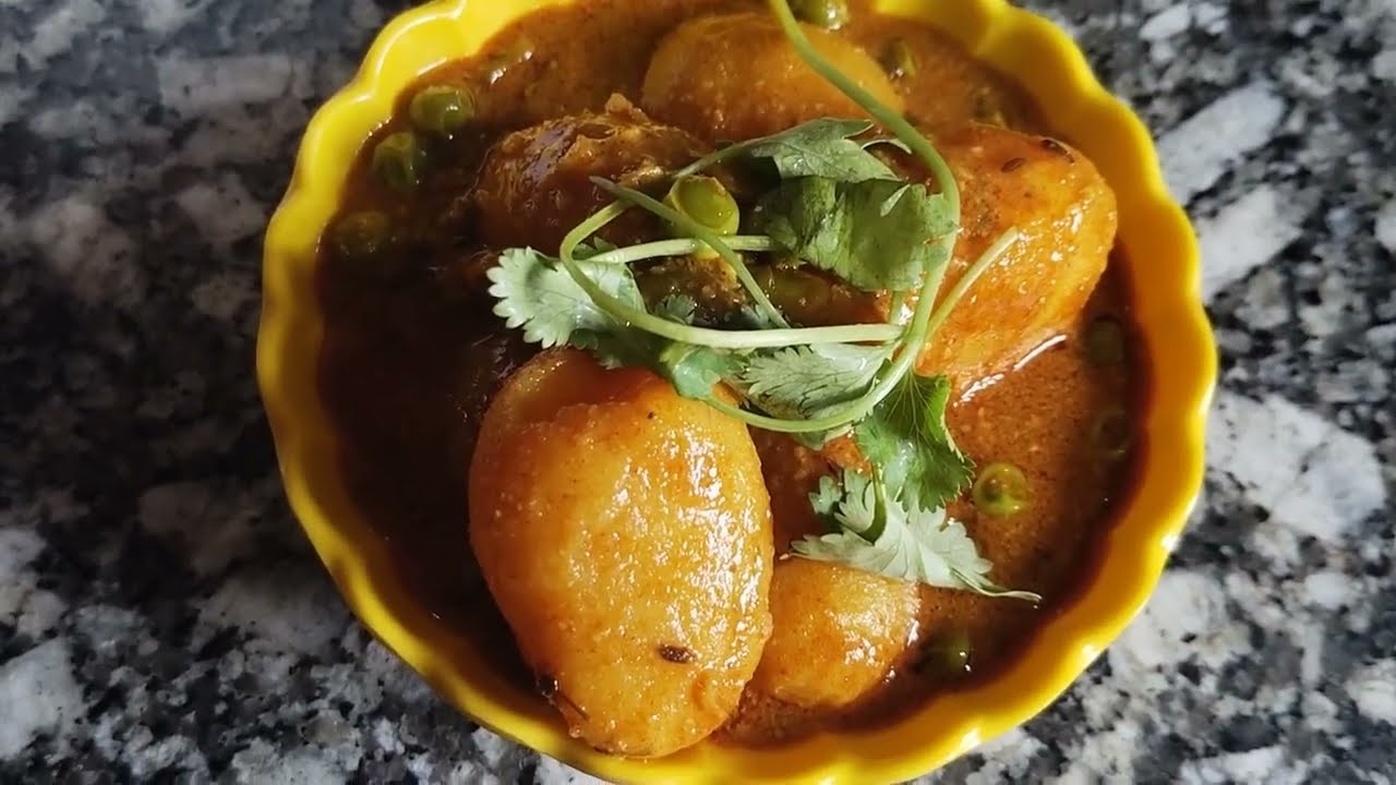 নিরামিষ নতুন ছোট আলুর দম || নিরামিষ আলু কষা ||Alu'r Dom
