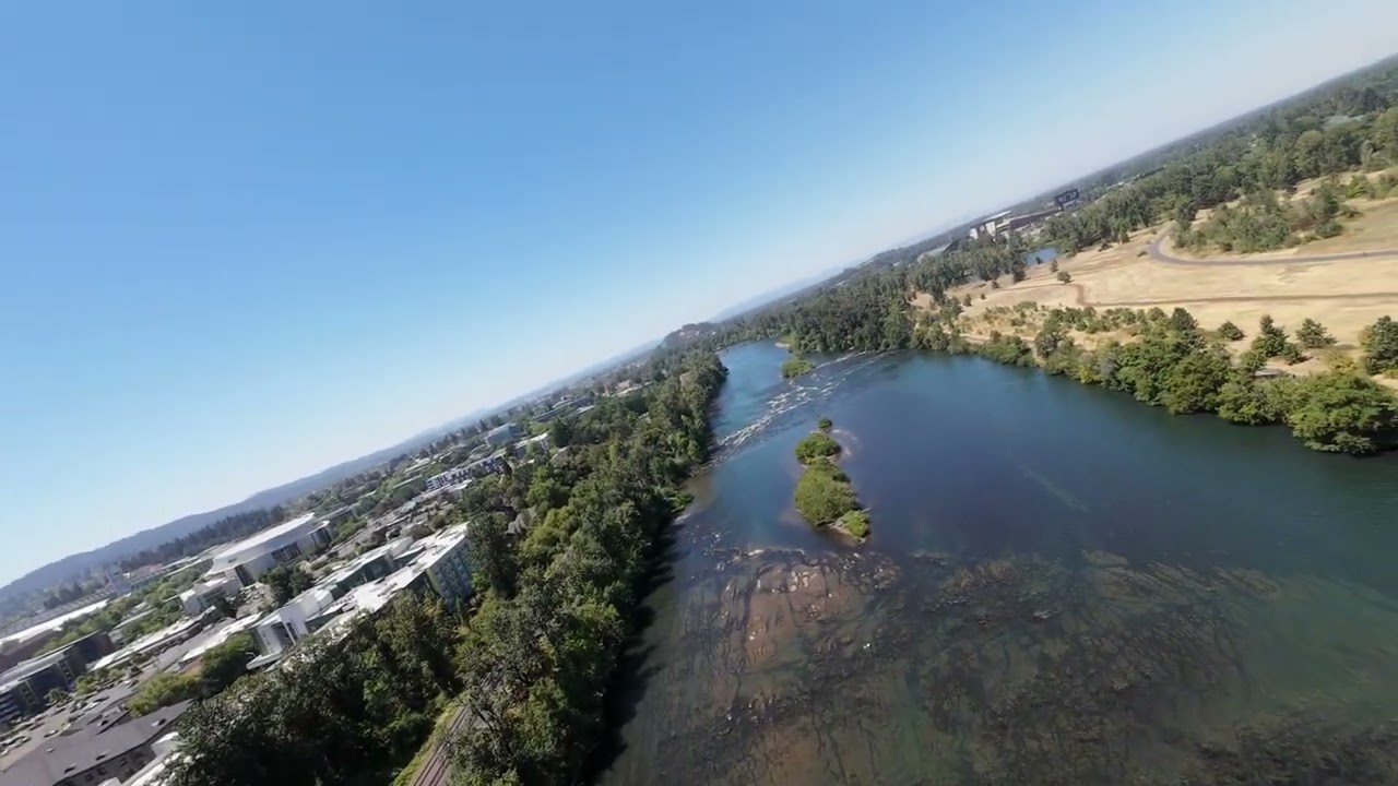 AtomRC Dolphin Flight over the Willamette River