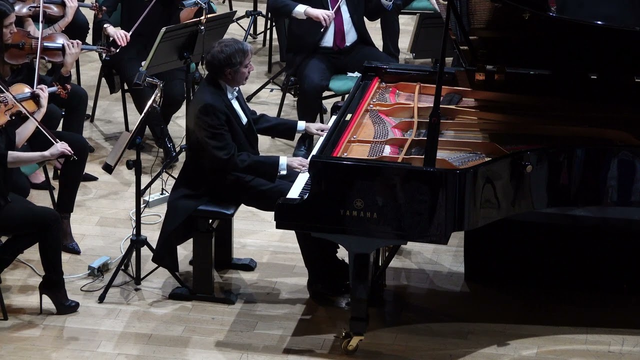 Chopin: Piano concerto in E minor, op. 11. Piano: Juan Ignacio Fernández Morales