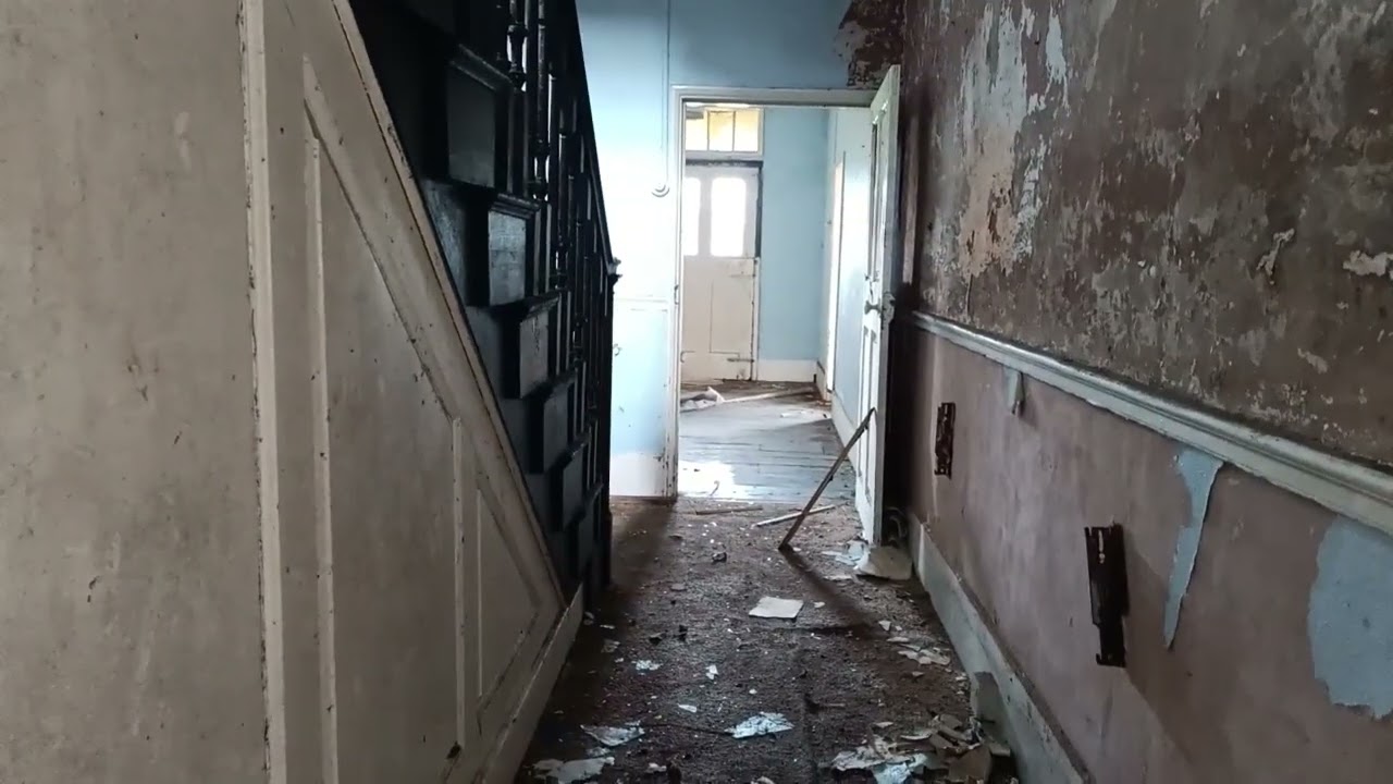 abandoned farm we found we will be back at night to do a paranormal