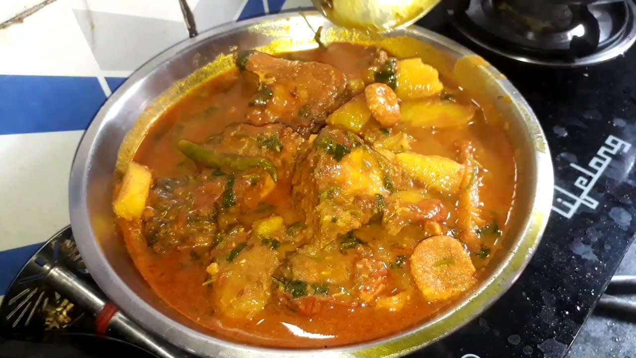 আলু বড়ি দিয়ে মাছের ঝোল | Katla Macher Jhol Aloo Bori Diye
