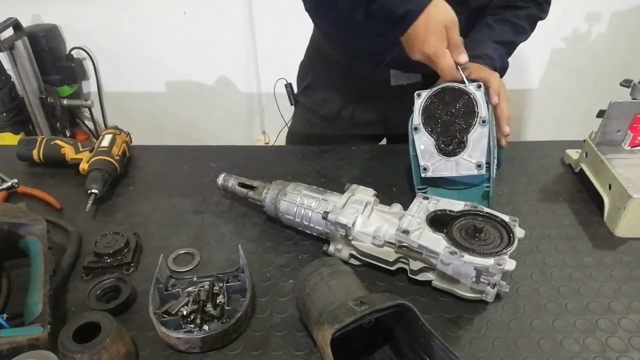 MARTILLETE MAKITA HM1203C DE 9KILOS Y SU FALLA MAS COMÚN.
