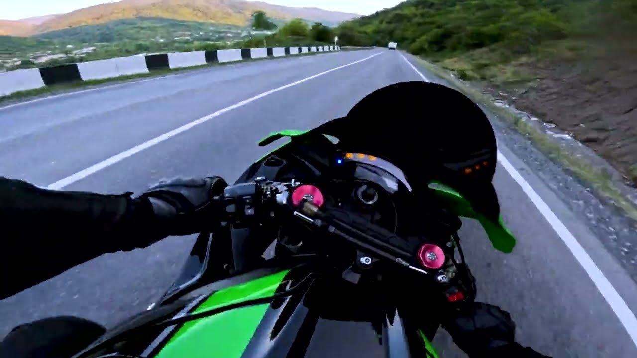 Pure exhaust sound of a inline 4 engine by kawasaki ninja zx10r