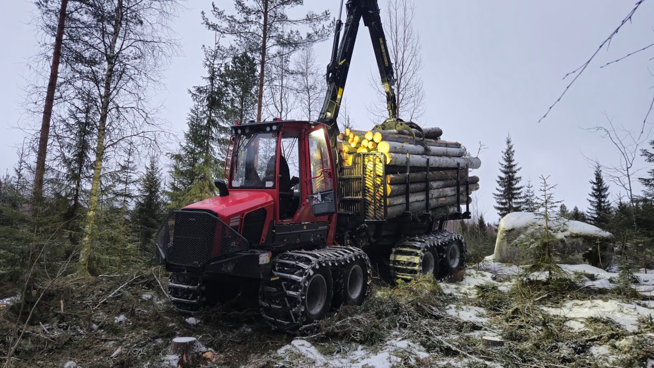 Tukki huilaa.Komatsu 845