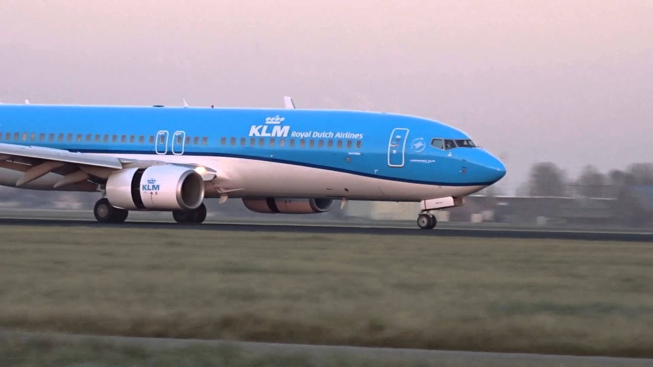 KLM - NEW Livery - Boeing 737-800 - Lands at AMS (PH-BXW)