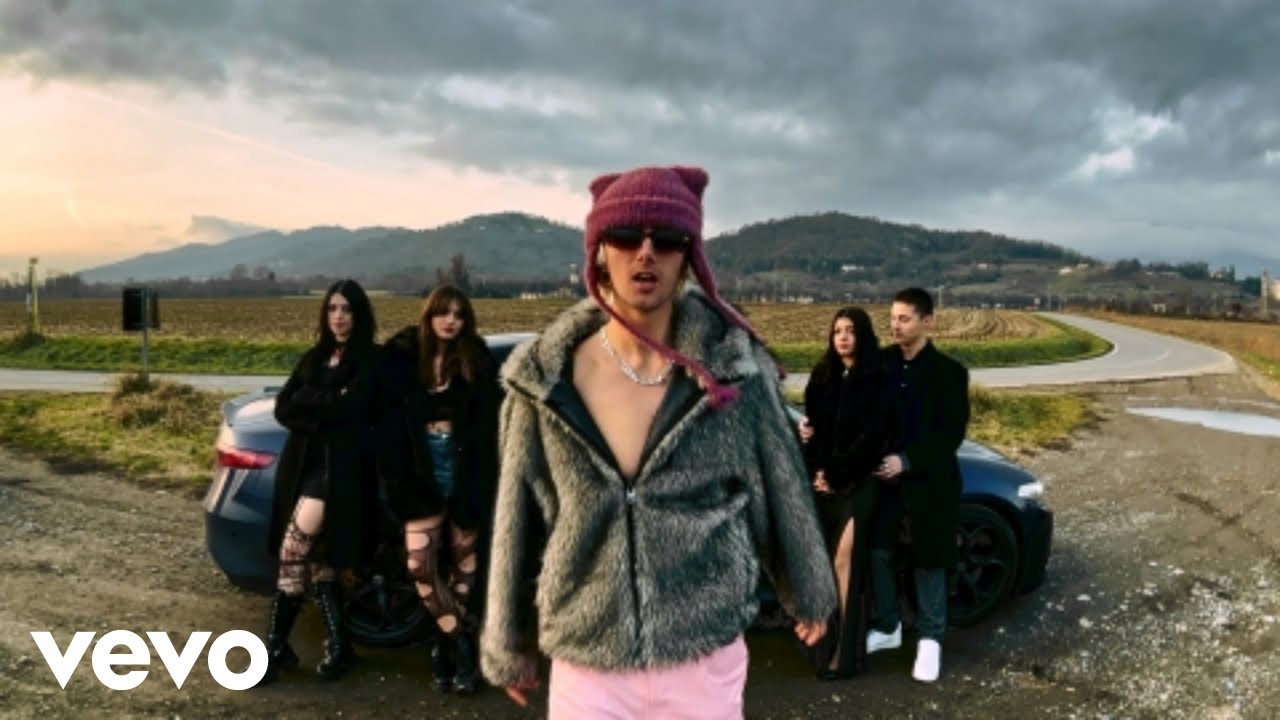 DEESPAR - follia (Official Music Video)