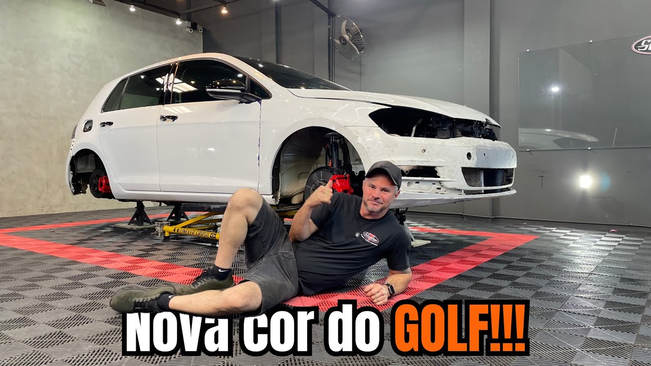 Nova cor do Golf MK7! Aplicação do novo adesivo.