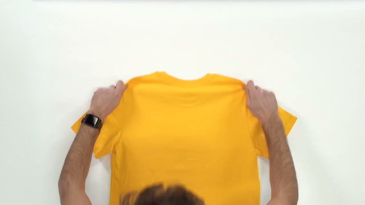 Comment plier facilement un t-shirt : m&eacute;thode efficace et facile &agrave; reproduire chez soi