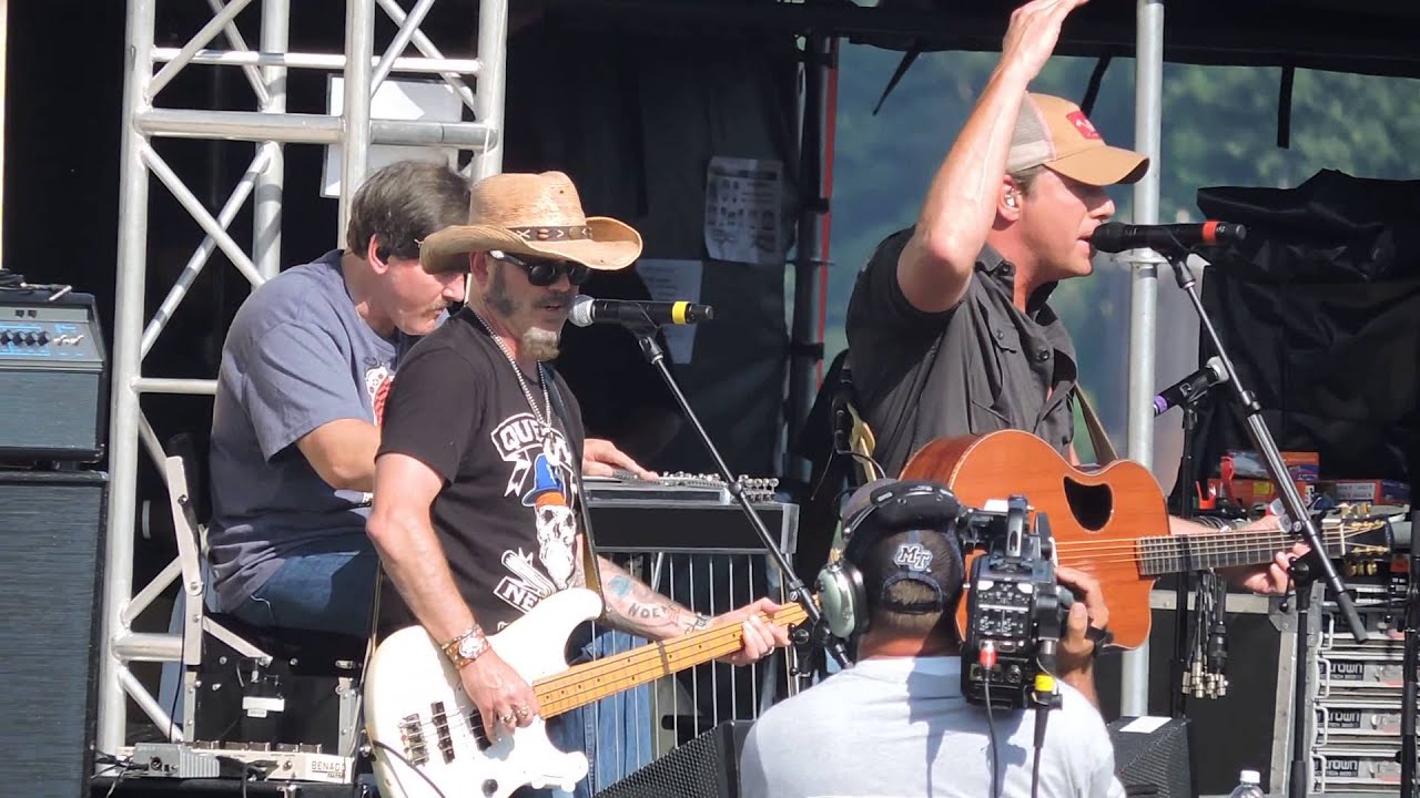Rodney Atkins  He's Mine  CMAFEST 2015