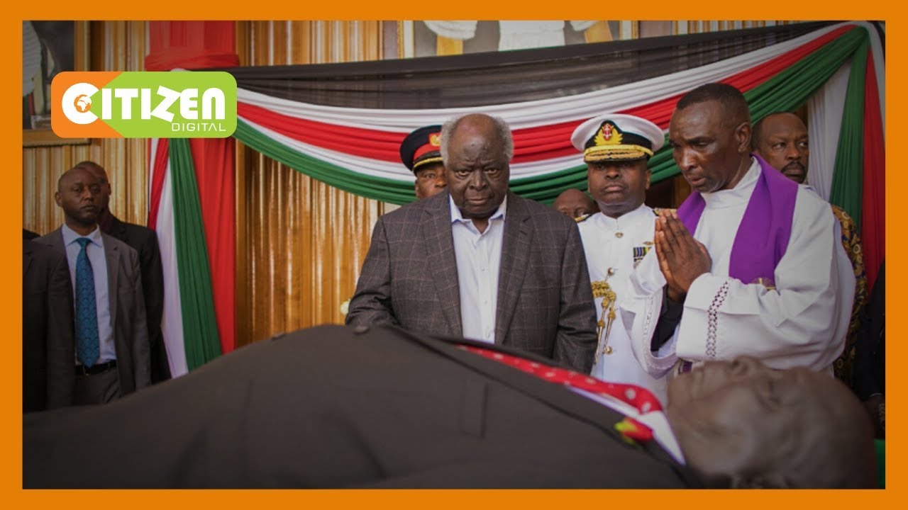 Retired President Kibaki pays last respects to his predecessor