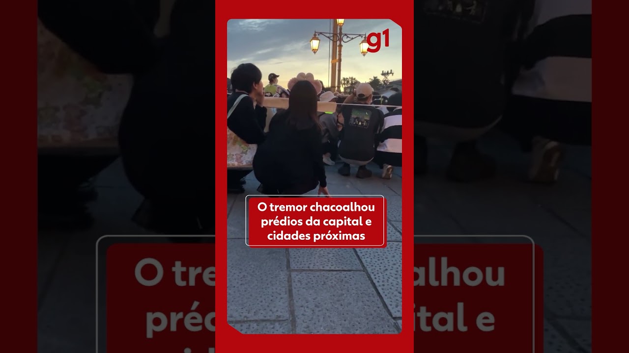 Terremoto de magnitude 6,2 atinge Tóquio, e pedestres sentam no chão durante tremor #shorts