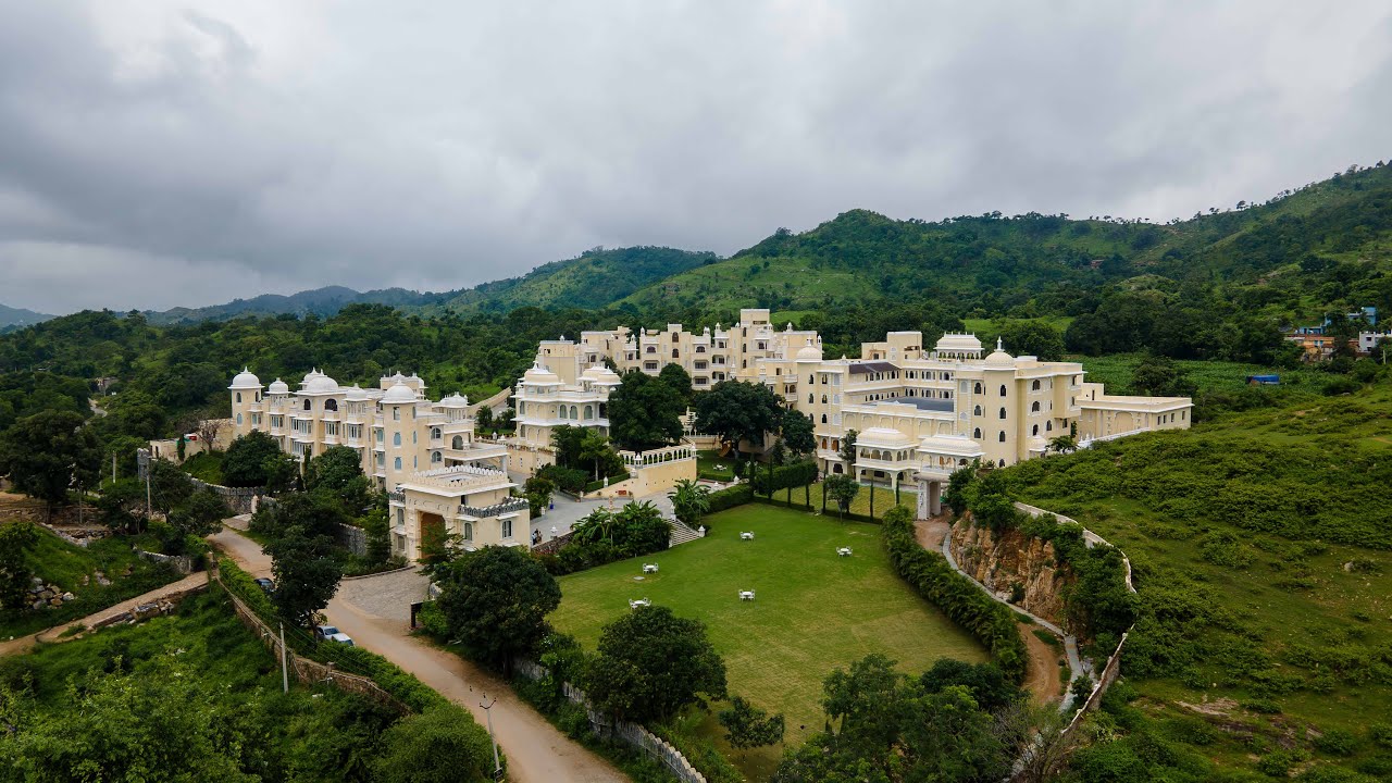 The Everest Hill Resort | Luxurious and Heritage look | Best Hotel in Kumbhalgarh