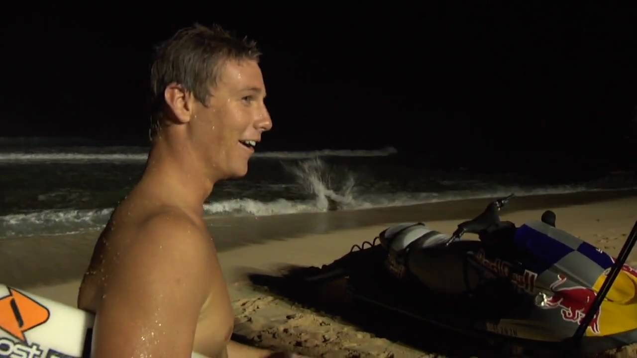 Night Surfing Pipeline w/ Bruce Irons, Jamie O'Brien, and Ian Walsh