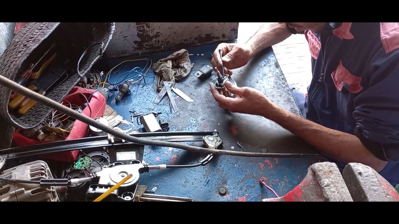 أسهل طريقه لفحص محركات الزجاج سيارة فياتvitre &eacute;lectrice fi&acirc;t doblo
