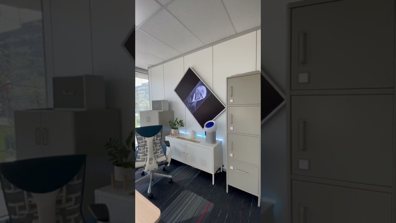 2022 Samsung Frame&rsquo;s Auto Rotating Wall Mount (feat. Bert Russell)