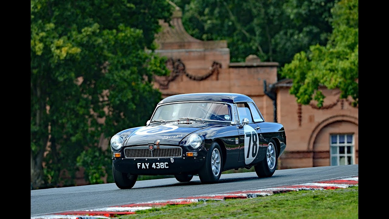 Oulton Park 2017 Full Race Equipe GTS Classic Racing David Russell-Wilks MGB FAY 438C