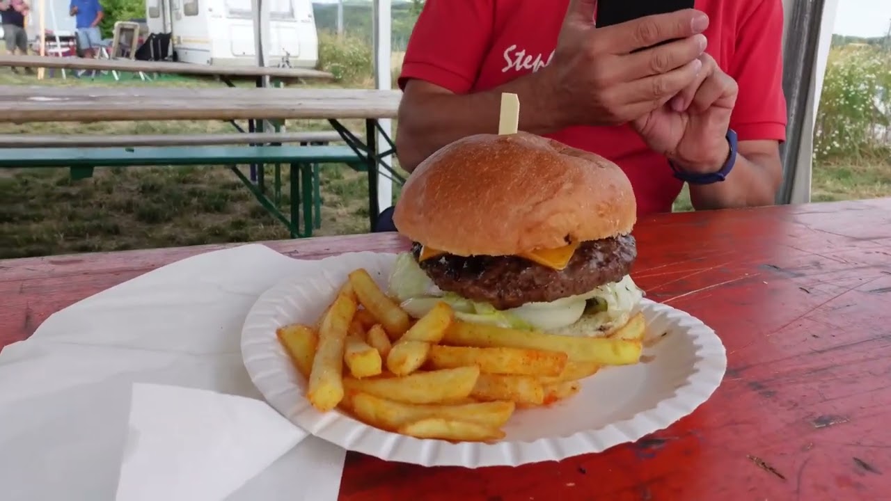 Burger Fly In 22 07 2023