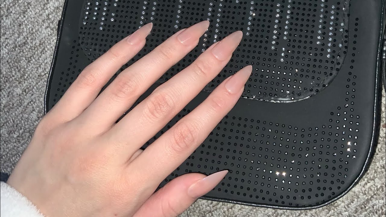 ASMR to put you in a DEEP sleep 😴💤😍 Tapping and scratching