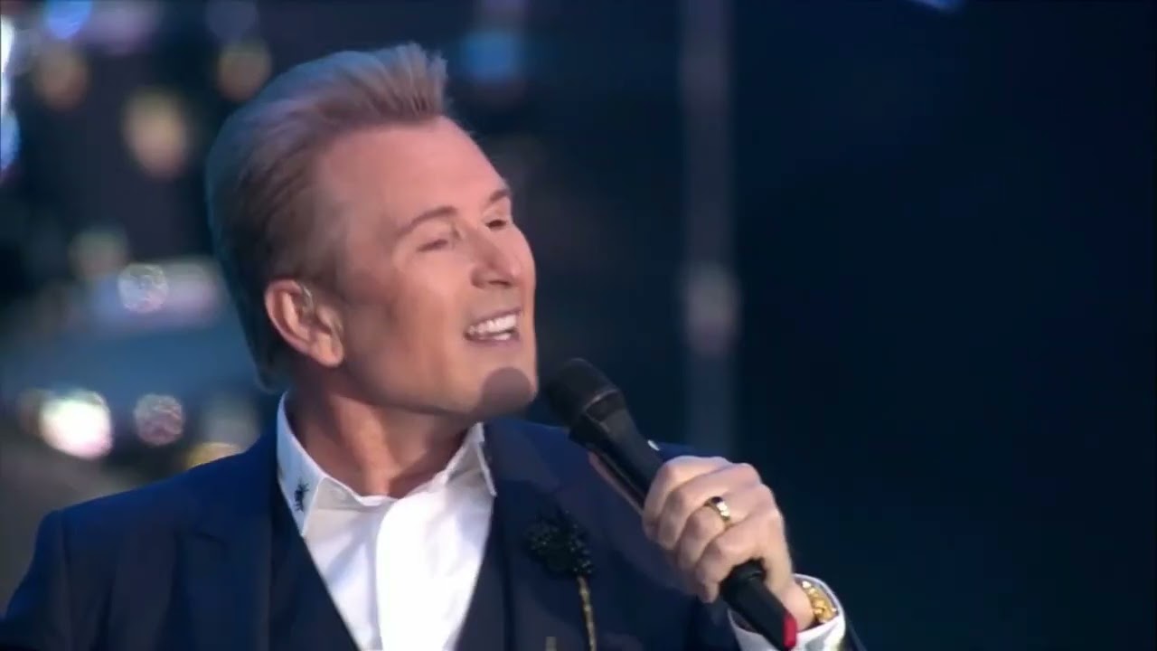 Берега берега А на том берегу Чудесно поёт Александр Малинин Berega Alexander Malinin singing Superb
