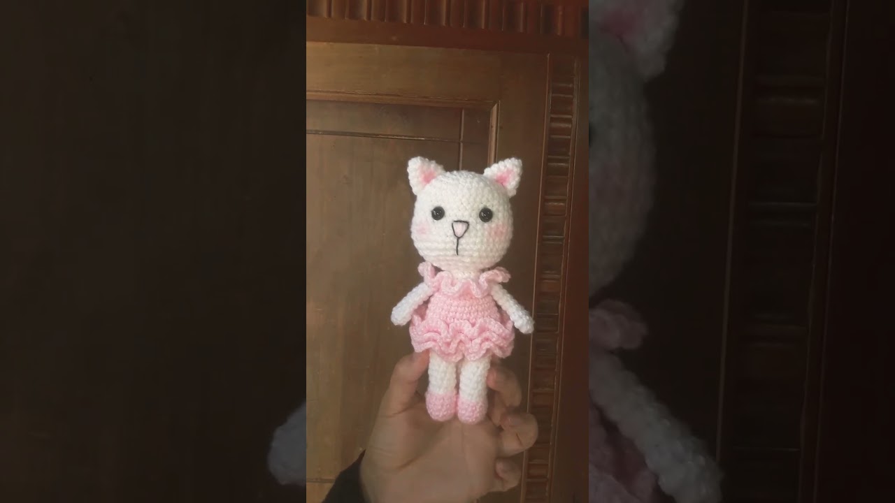 Gatita amigurumi bailarina. Tutorial completo aqu&iacute; en este canal 💖#crochet #tutorialamigurumi