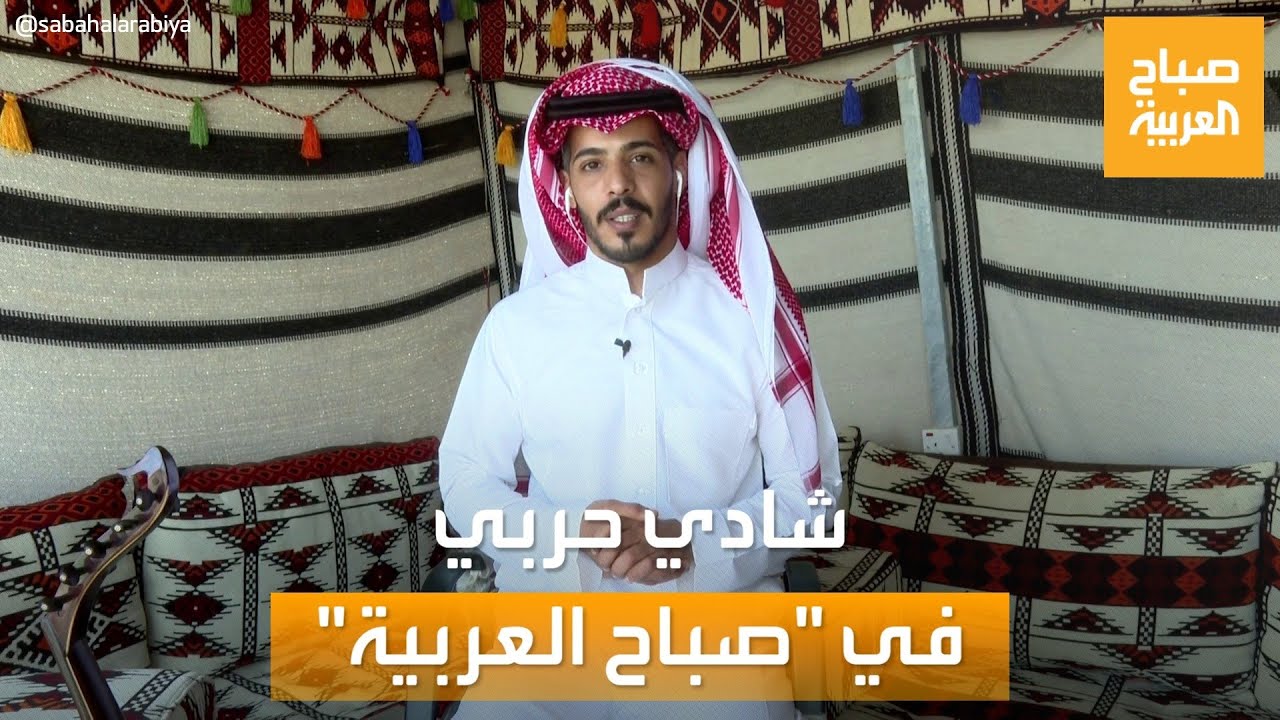 يغني بعدة لغات مختلفة.. 