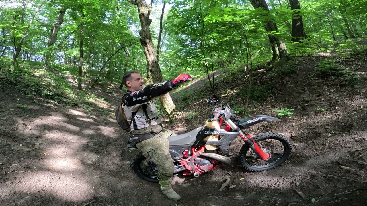 Enduro alapok - Negyedik Felvonás ! Elindulás nagyon csúszós meredeken !!
