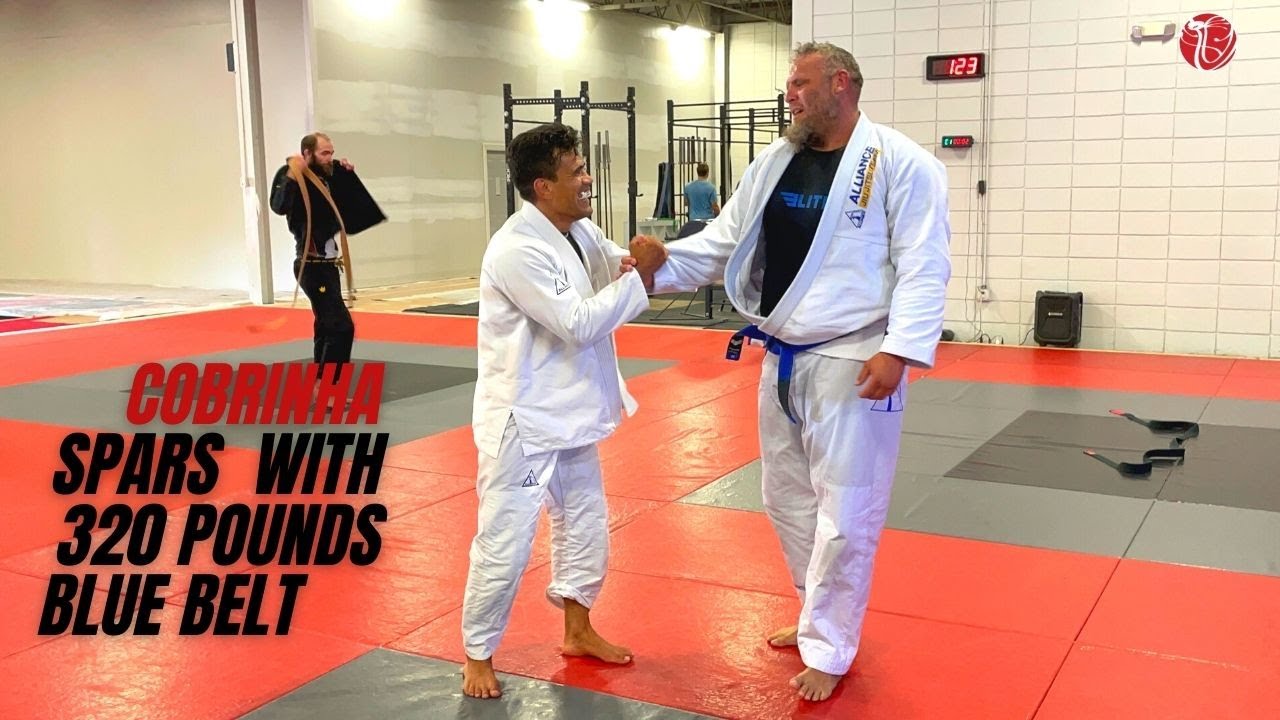 Cobrinha Spars with 320 IB Blue Belt | Cobrinha BJJ