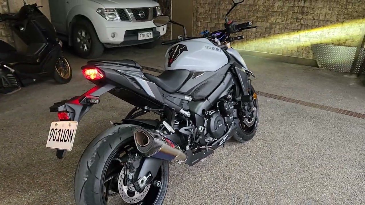 2023 Suzuki GSXS-1000 with Yoshimura R11 exhaust cat deleted