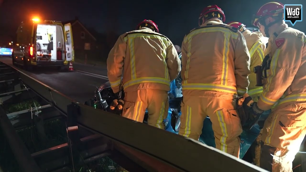Man bekneld in auto na botsing op Suffolkweg-Zuid