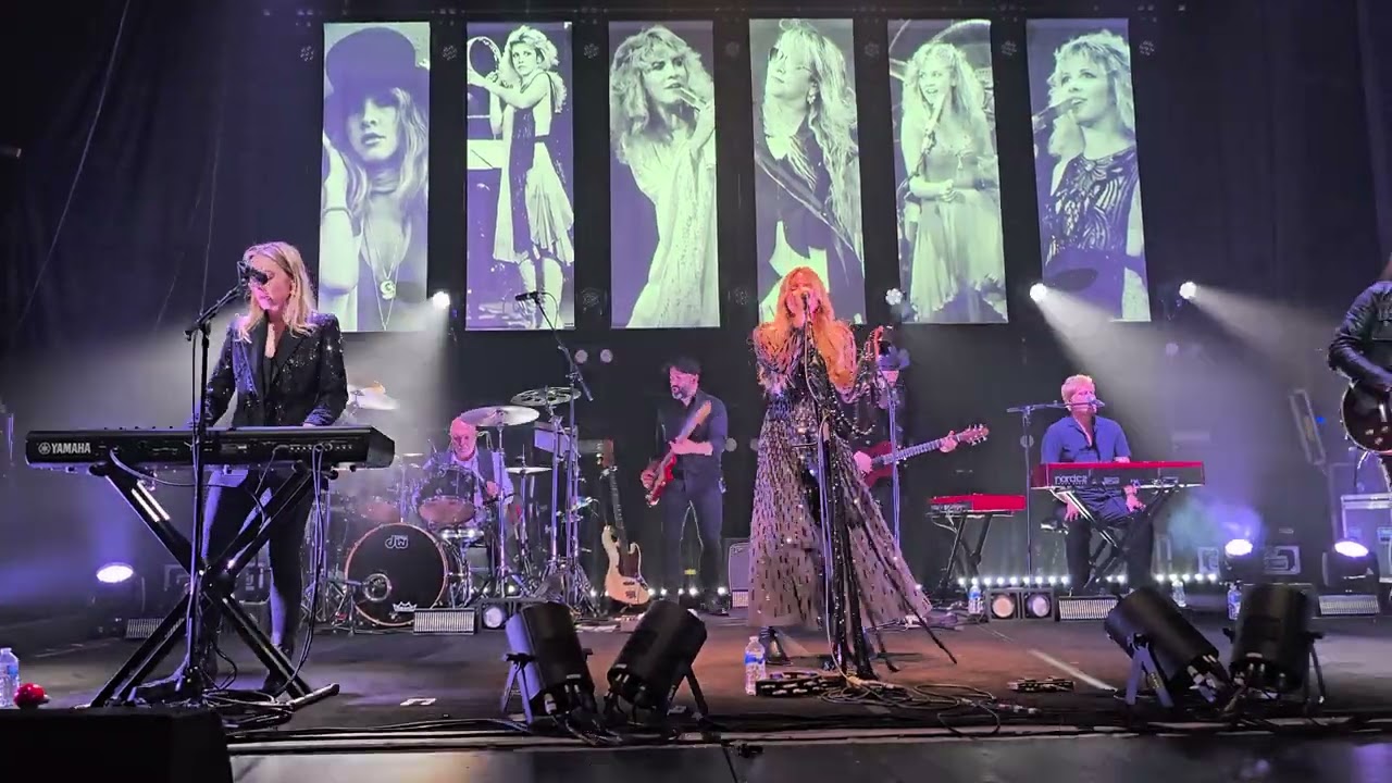 Edge of Seventeen - Rumours of Fleetwood Mac