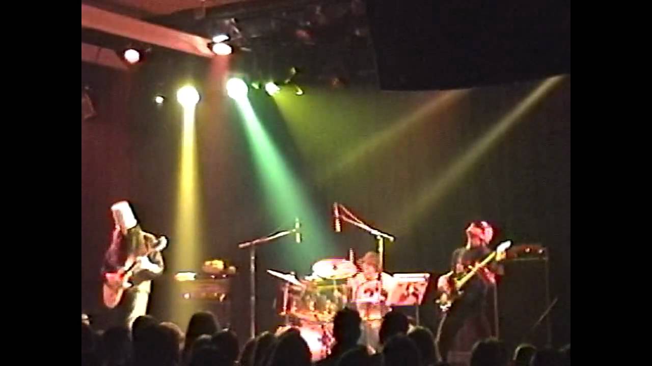 Giant Robot - Zeppelin Con Carne