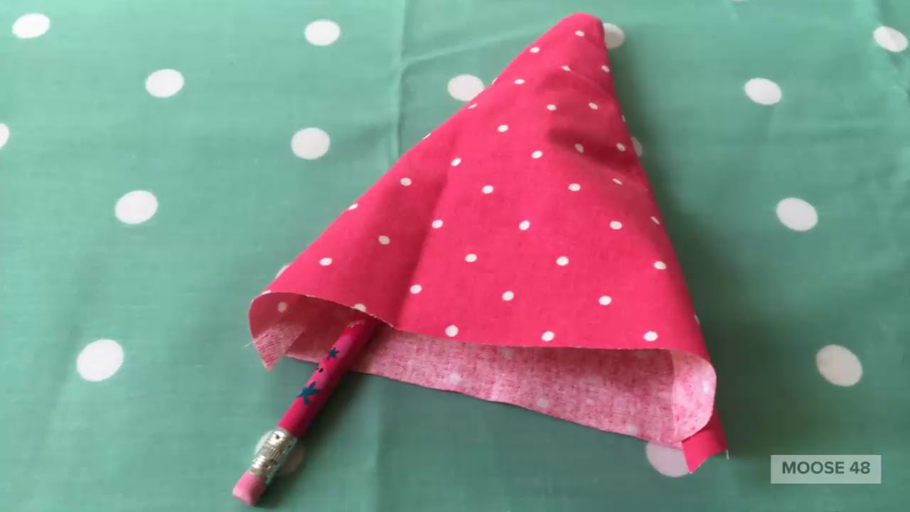 How to make double sided bunting - A tutorial from Moose 48 bunting