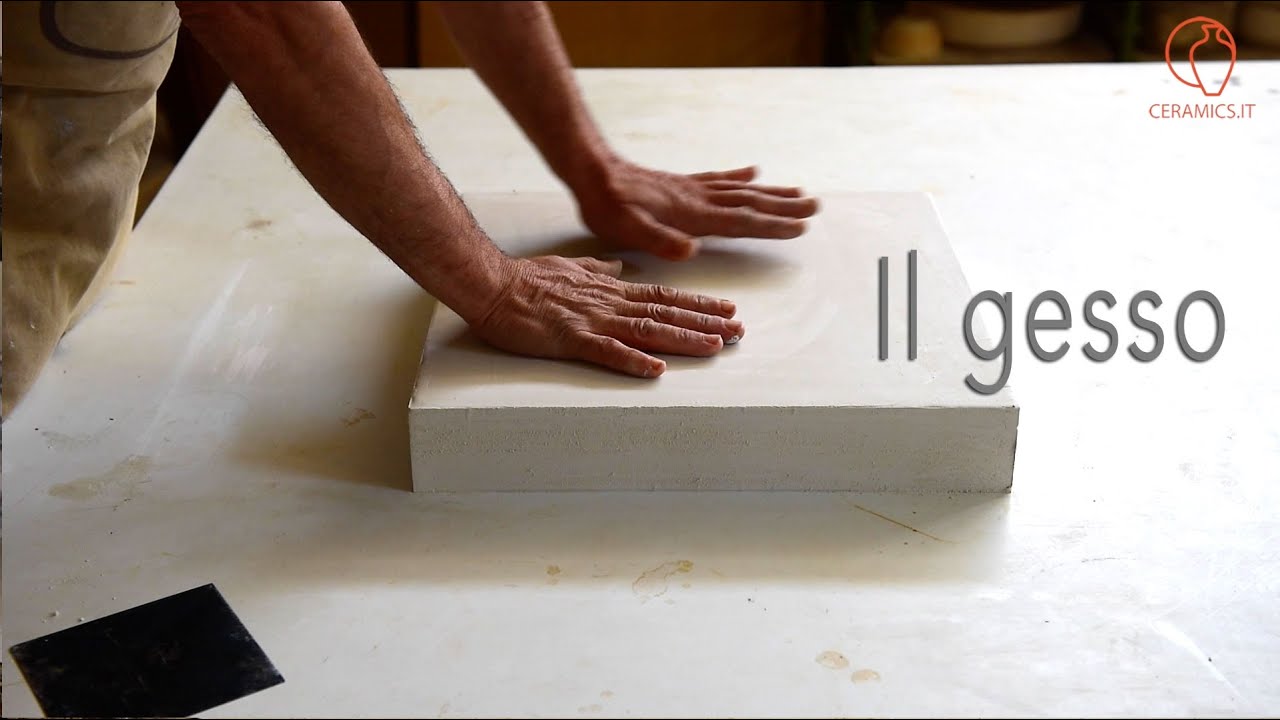 Fare il gesso, come preparare il gesso per gli stampi per ceramica. In descrizione trovate le dosi.