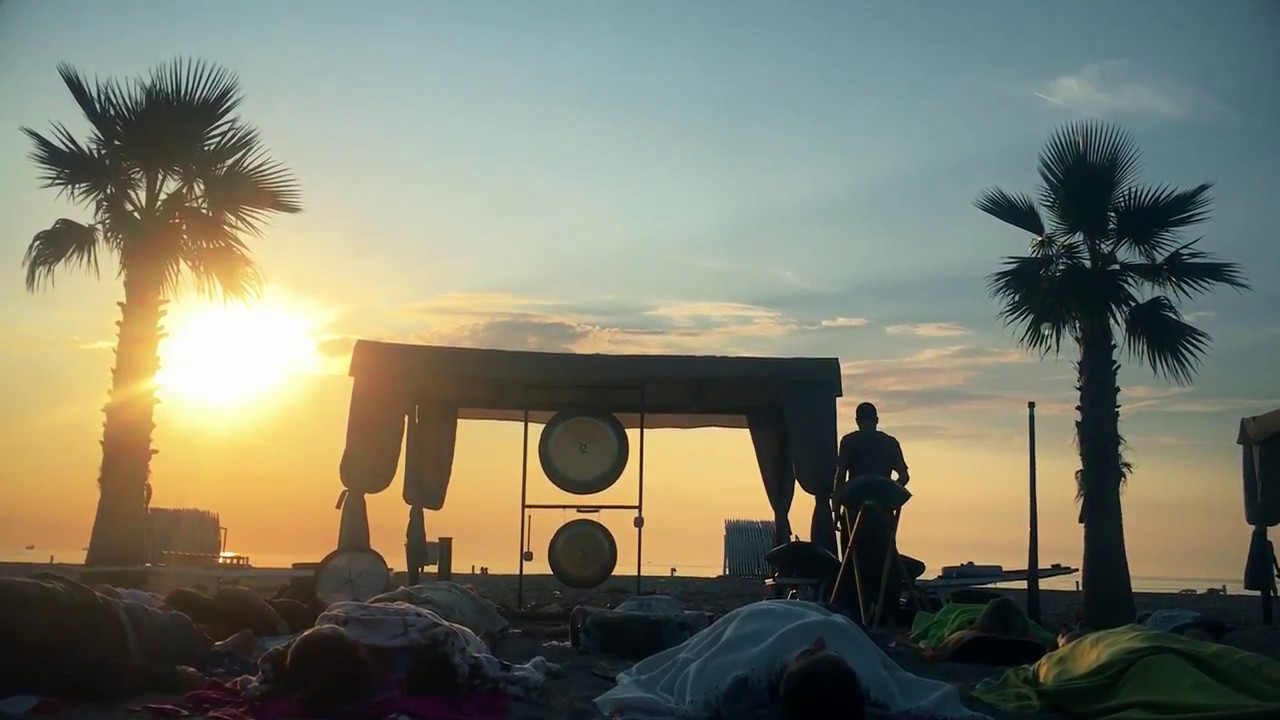 Bagno di Suoni all'Alba in Spiaggia