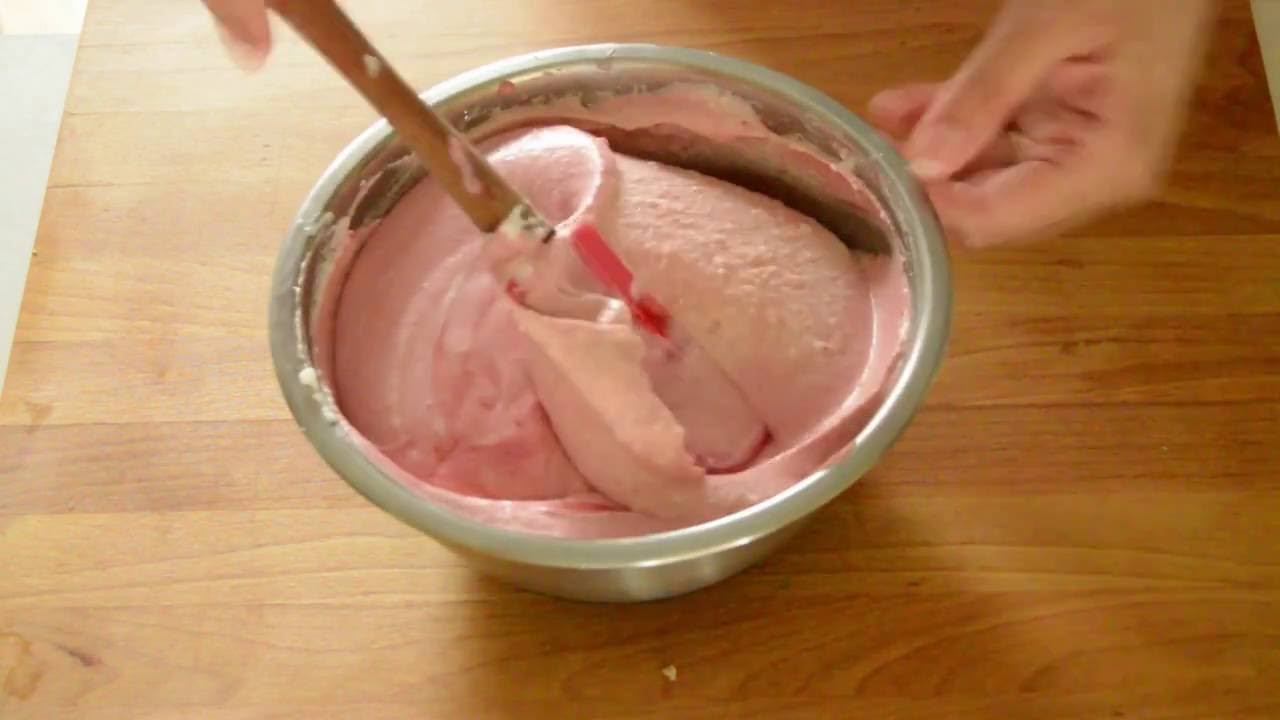 Tuto Pâtisserie : La mousse de fruit (framboise)- bavaroise - Je crée mon entremets