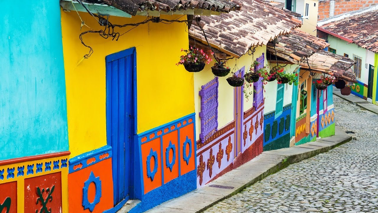 VOYAGE MAGNIFIQUE EN COLOMBIE   , EN BUS , AUBERGE DE  JEUNESSE