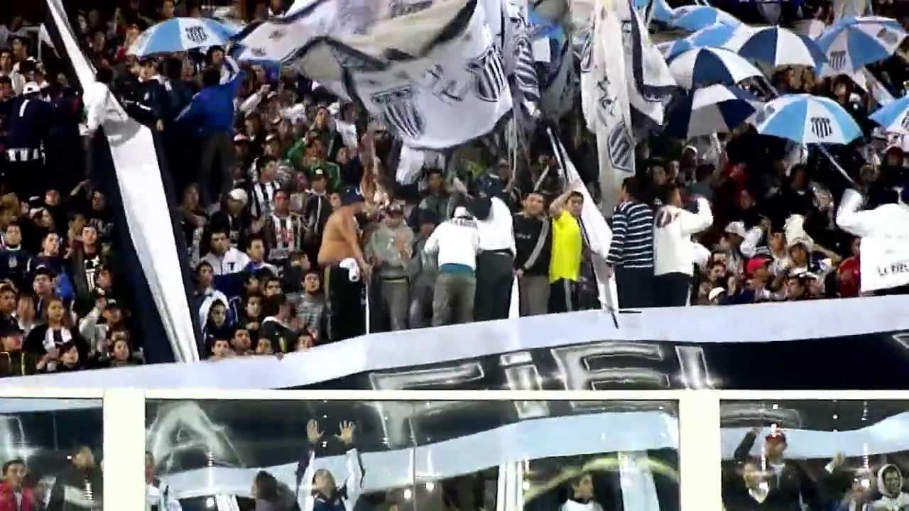 LA FIEL entrando . Talleres vs Racing (CBA) . 2012