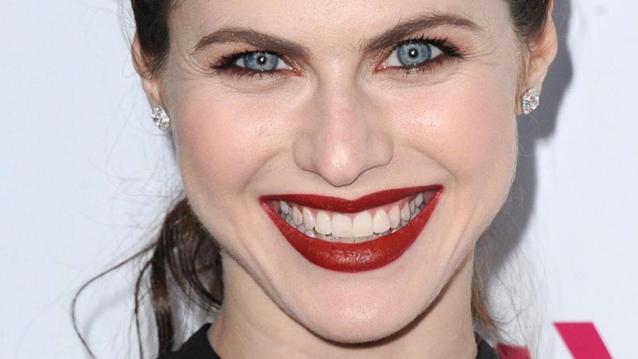 Alexandra Daddario 'Absolutely Outstanding' In Nipple-Baring Bikini In Hawaii