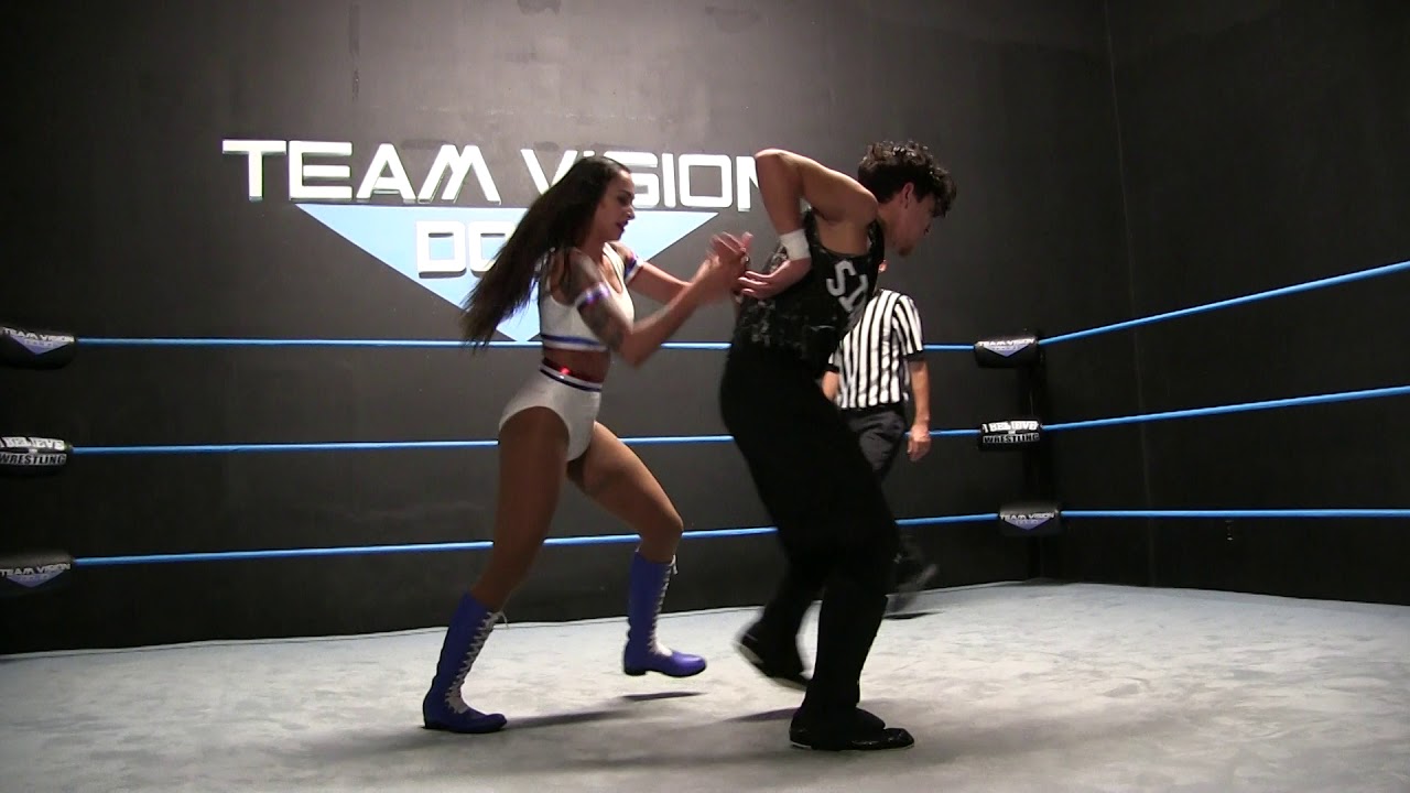 Gia Roman vs. Christian Mills