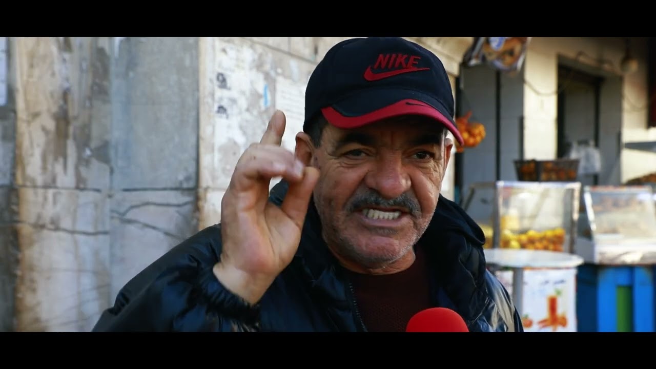 بناياته آيلة للسقوط وتراثه مهمل: باب الخضراء، نهاره فوضى وليله براكاجات!