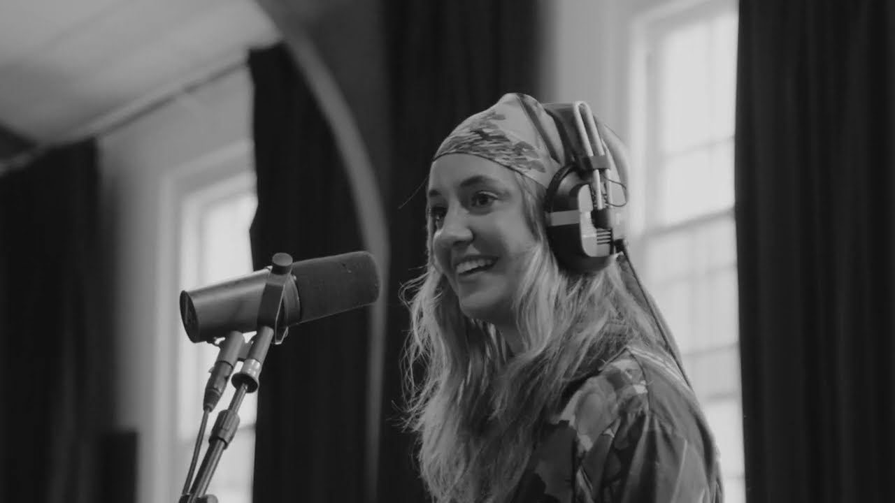 Lainey Wilson - Making of Bell Bottom Country (Behind The Scenes)