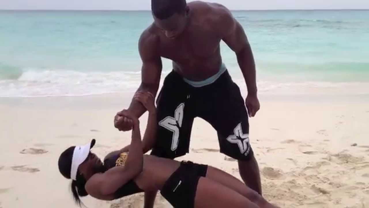 FIT COUPLE LIFE: COUPLES BEACH WORKOUT