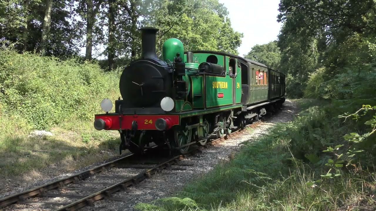 The IOW steam railways50th Steam Fair. Part Five : Lineside footage of Calbourne and Royal Engineer.