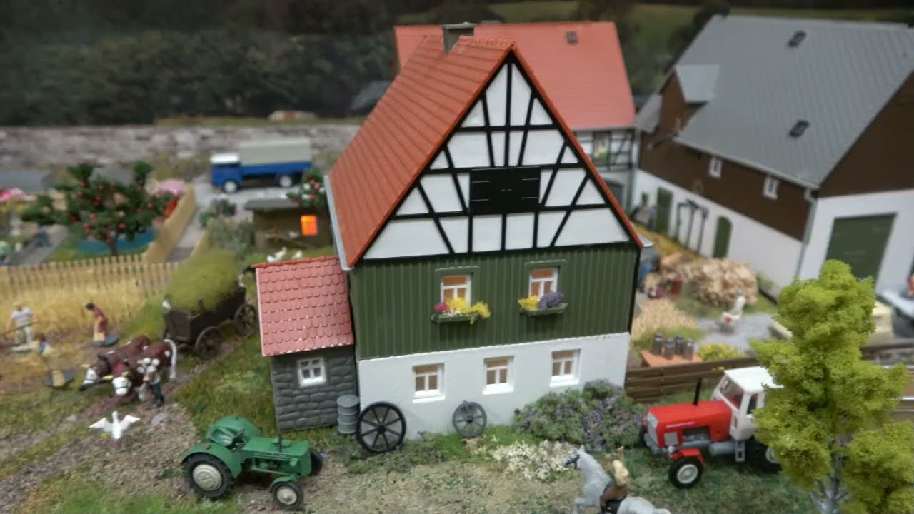 Modellbahn in Spur TT ein Fahrvideo - Lok und Wagen in Epoche 5 / 6