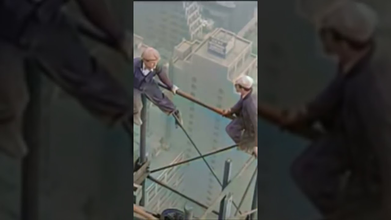 1930 Skyscraper construction workers ( ZERO Safety equipment )