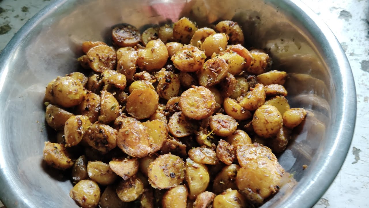 Chhote Aalu ki chatpati bhujiya sabji#recipe #easyrecipe #cooking #indianrecipe #tastyindia #tasty#