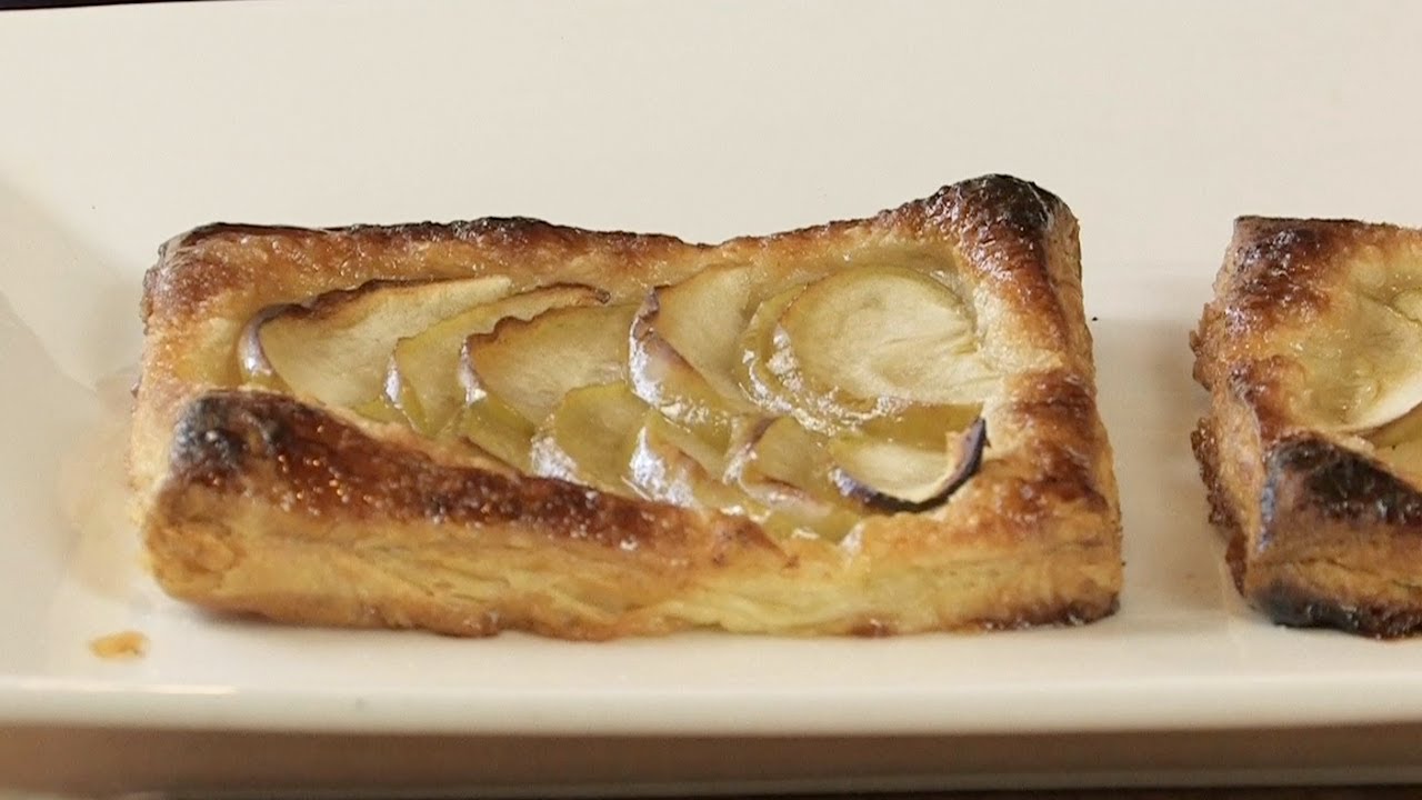 Apple Tarts (How to) - Let's Cook with ModernMom