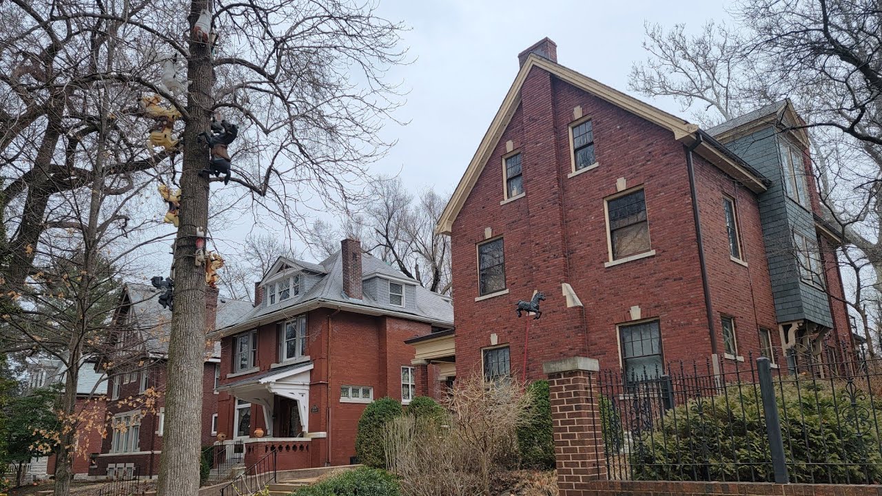 Exploring the Shaw Neighborhood in St. Louis, Walking from The Grove to The Hill (February 26, 2023)