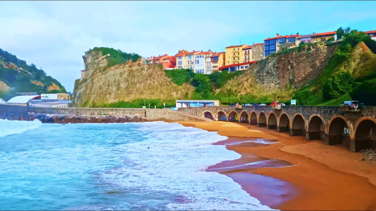 Balenciaga and Elcano born in this wonderful village (Getaria, Spain) 4k Walk